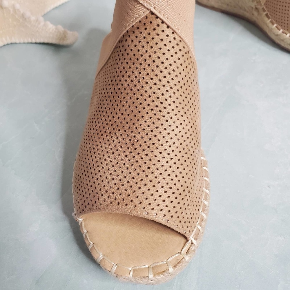 NEW Tan Espadrille Wedges - Picture 7 of 8